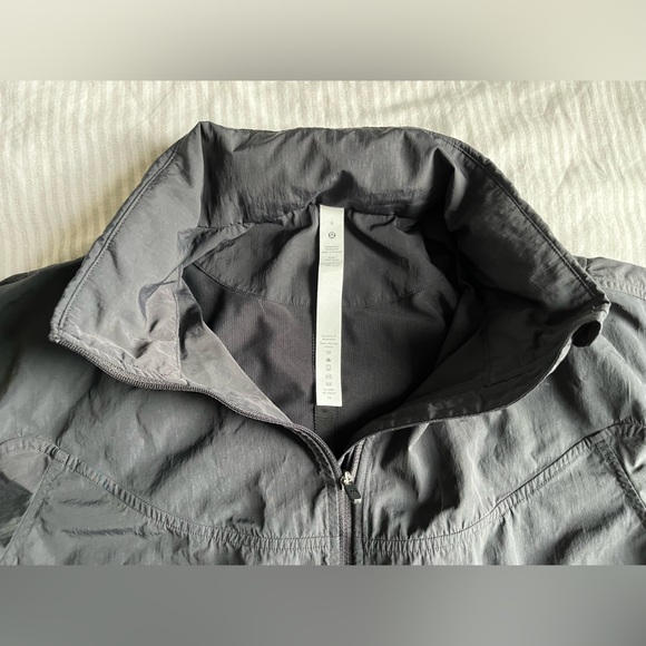 Lululemon Lightweight Hooded Jacket - Picture 6 of 14